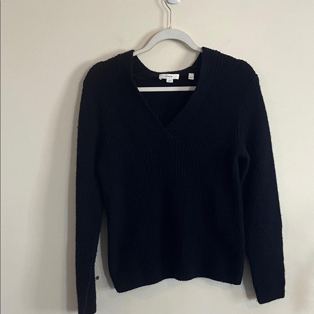 Vince Ribbed Sweater Cashmere Wool Navy Blue V Neck Quiet Luxury Cozy Winter XS